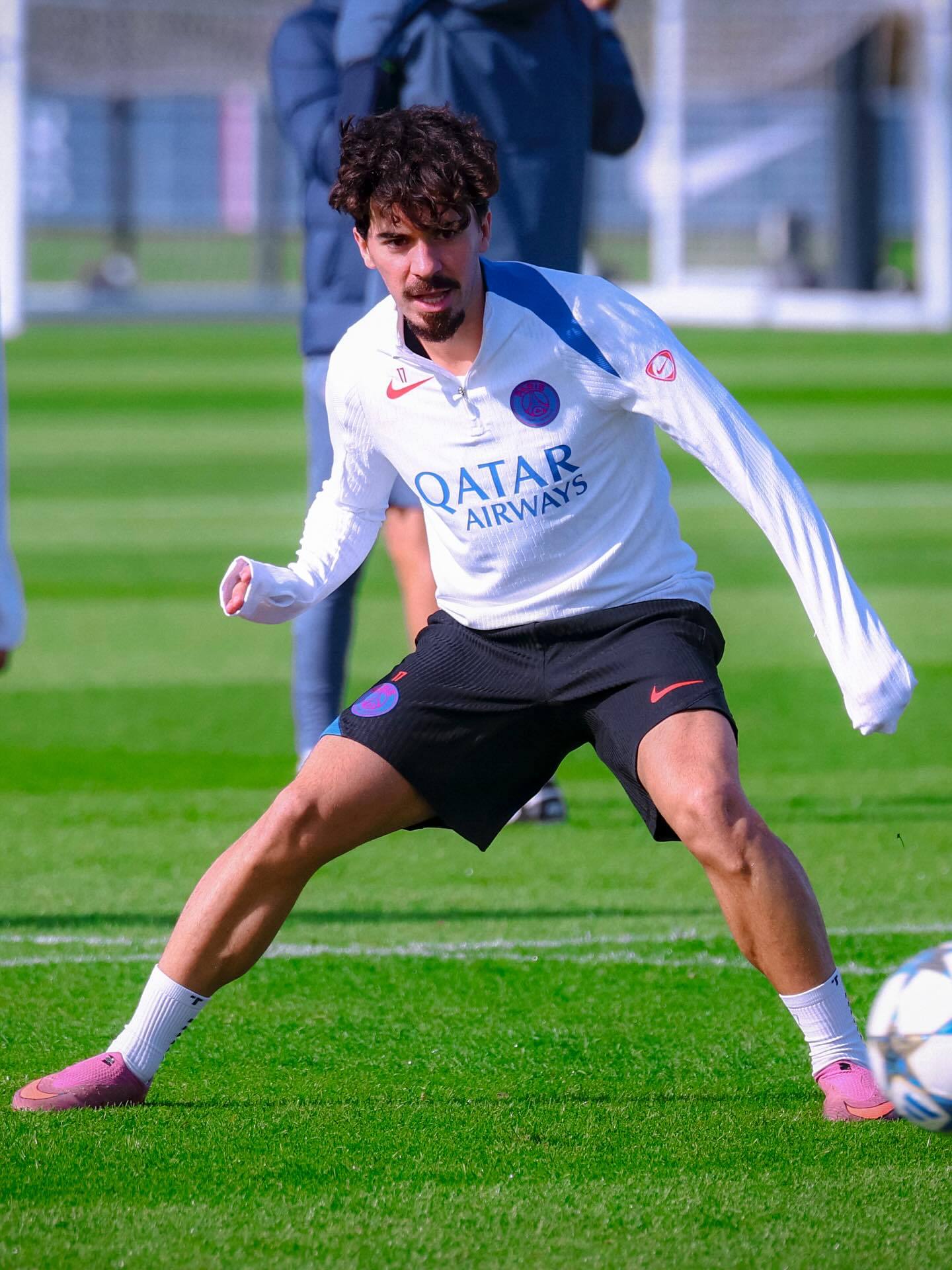 包含重磅！亚特兰大远射贴柱备战德国杯巴黎圣日耳曼赛前队长鼓劲，莱比锡围绕欧篮联再遭质疑的词条